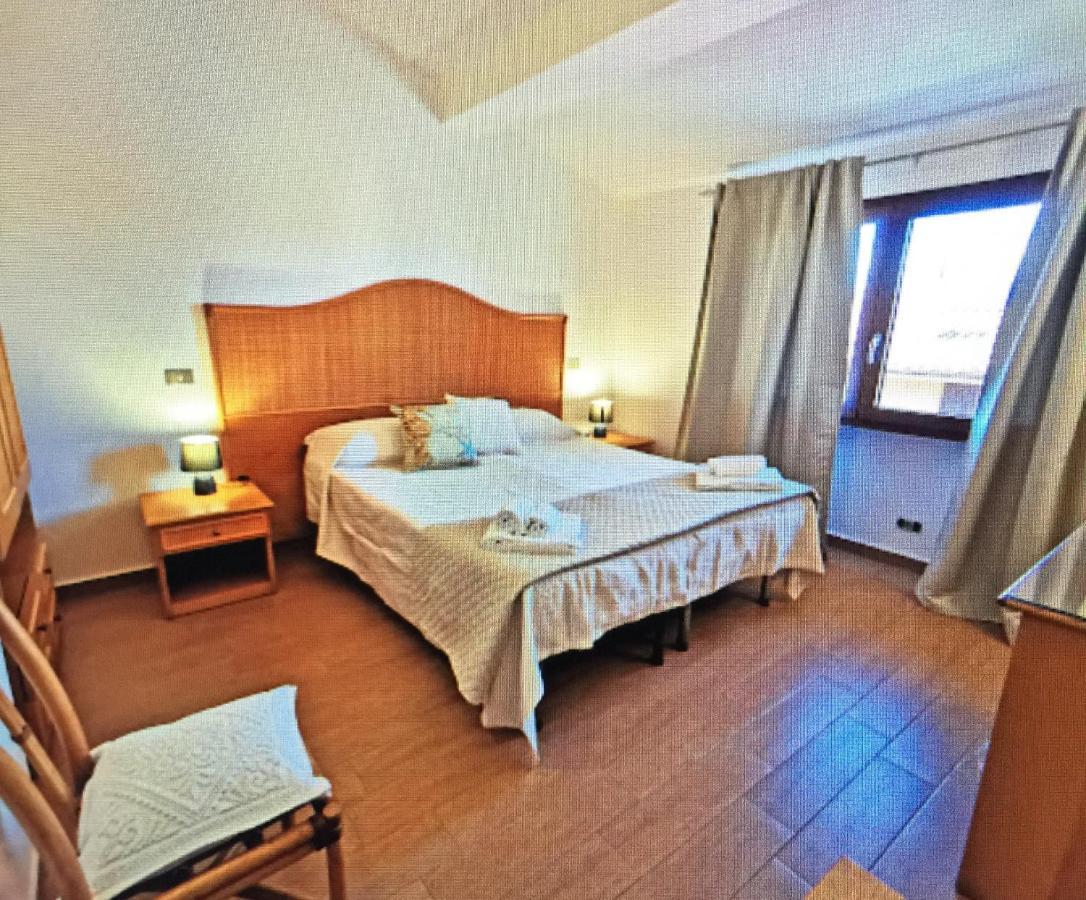 Le Camere Sul Porto Palau Ngoại thất bức ảnh